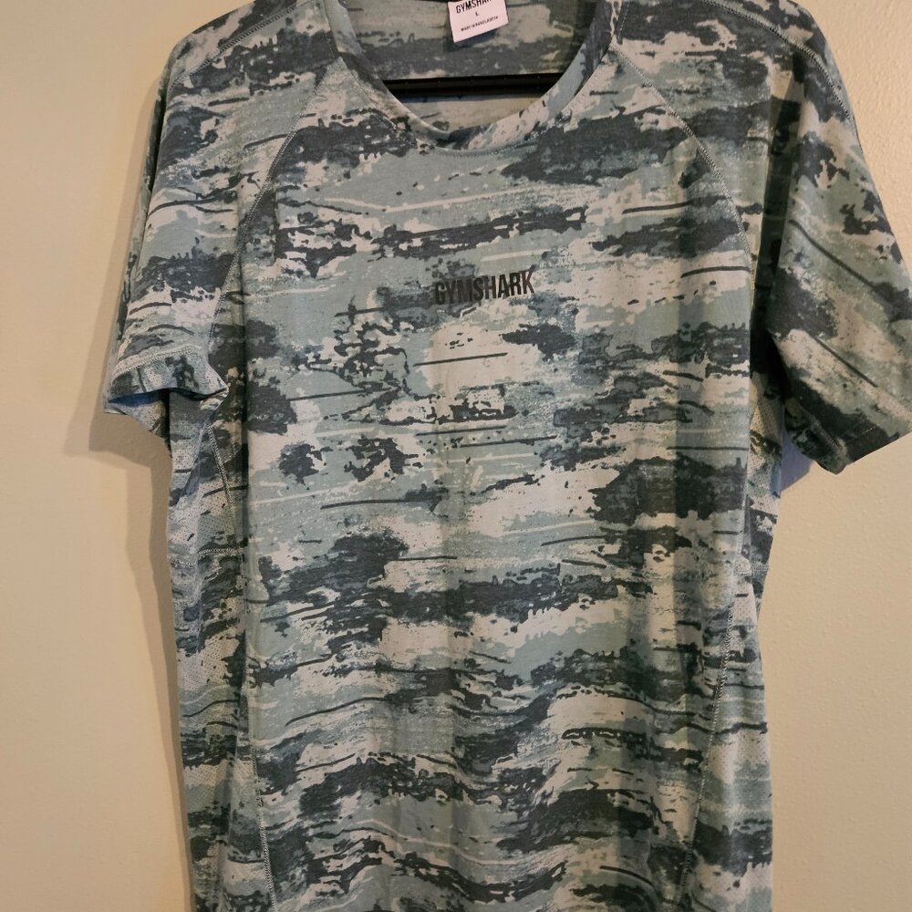 Gymshark Large T-Shirt